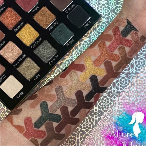 Violet Voss Like A Boss - PRO Eyeshadow Palette - Picture 3 of 11